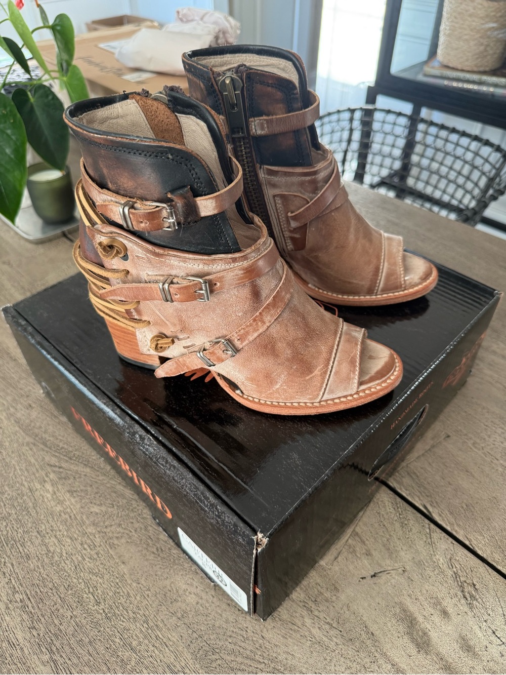 Freebird “Carterr” Boots / Taupe / Sz 8 - Picture 3 of 16